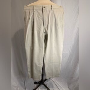 Dockers Men's Cream Chinos